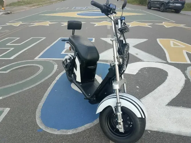 Scooter Moto Elétrica Irun R13 1000W