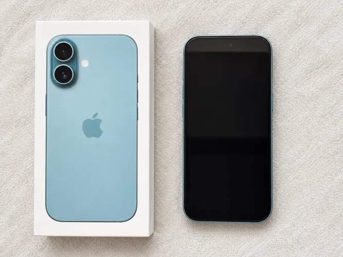 iPhone 16 128GB Verde-Acinzentado
