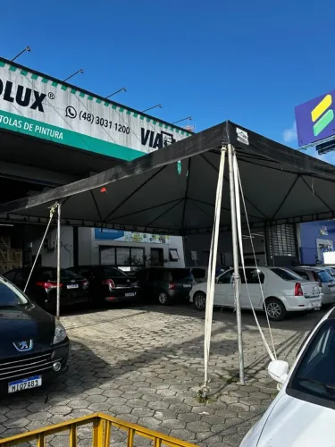 TENDA PIRAMIDAL PRETA DE 10x10 METROS