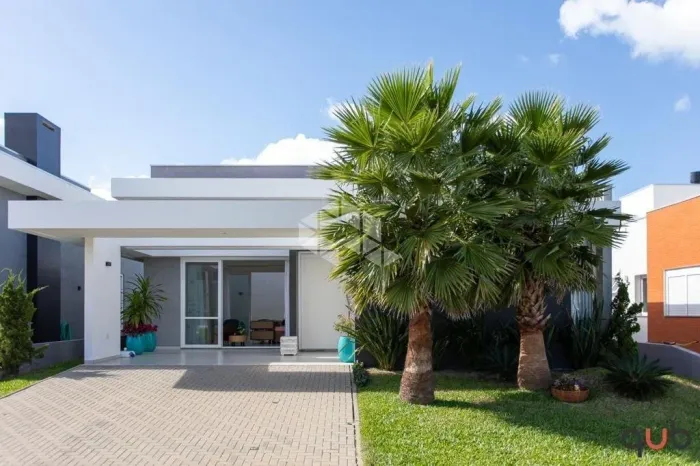 Casa à venda, com 4 quartos, 2 vagas/box, no condomínio Dubai, Capão da Canoa/RS