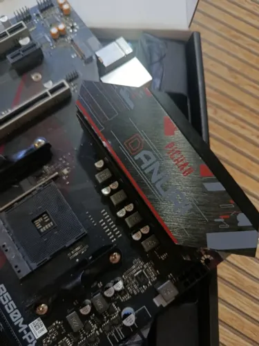 Placa-Mãe Pichau Danuri B550M-PX (Socket AM4) - Pronta para Ryzen!
