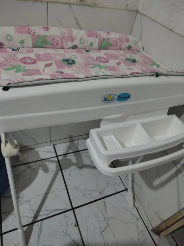 Banheira e Trocador de Fraldas Burigotto com suporte preço: R$ 180