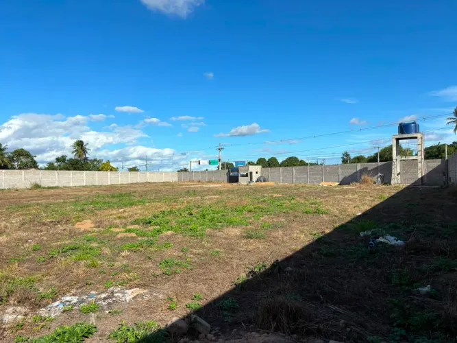 Imóvel para aluguel possui 654 metros quadrados em Humildes - Feira de Santana - BA