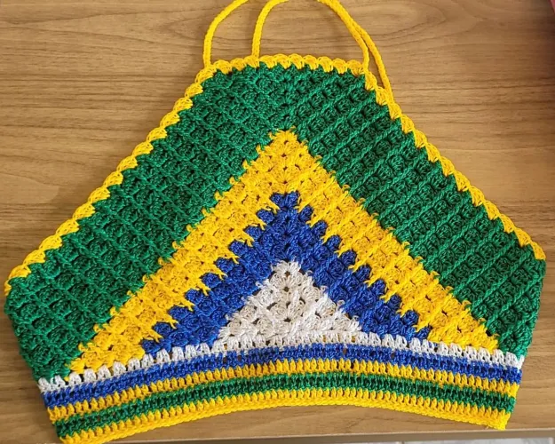 CROPPED DO BRASIL EM CROCHÊ
