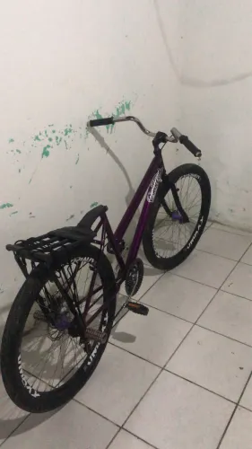 Bike, toda perfeito estado, seme nova, aceito troca em moto velha pegando 