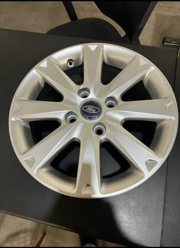 RODA FORD ERA ESTEPE NOVINHA