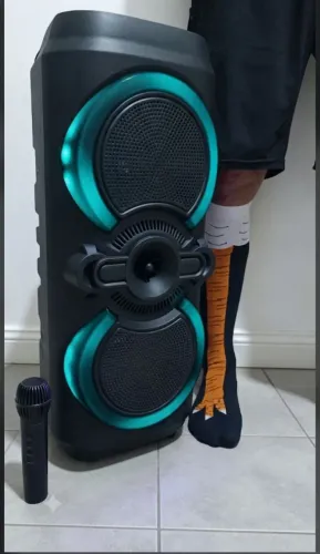 Caixa de som Bluetooth com rádio FM