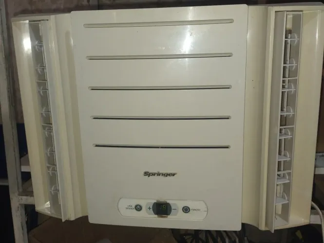 Ar condicionado de janela manual 7500 BTUs voltagem 127