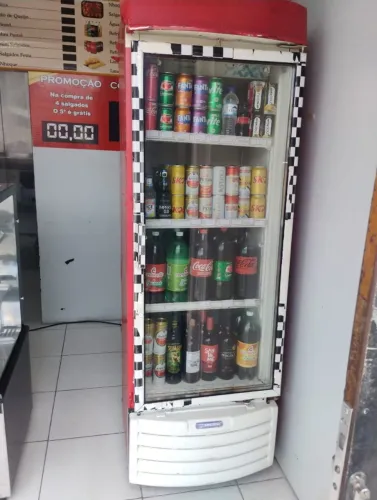 Expositora Metalfrio 378L 220V Funcionando