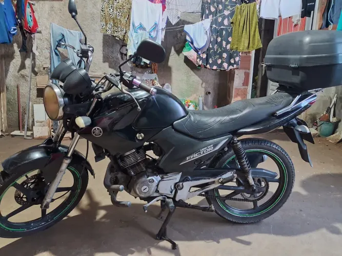 Vende moto de prossedencia 