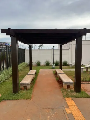 ALUGA-SE  com 42 metros quadrados com 2 quartos
