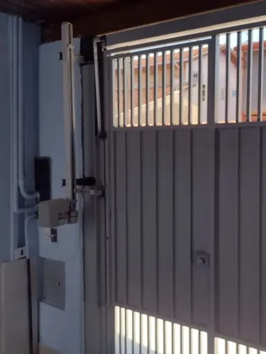 SOBRADO A VENDA COM 3 QUARTOS E 150M² NO BAIRRO ANA ROSA EM TAUBATÉ