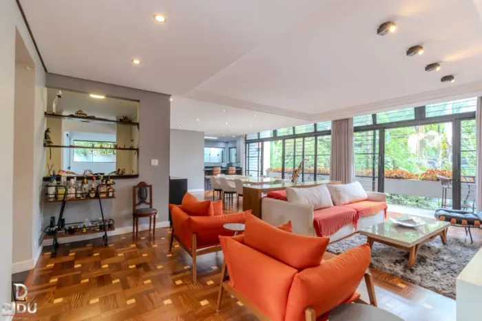Casa para locação em Brooklin Paulista com 5 quartos, sendo 5 suítes, 340m²