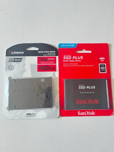 2 SSD( 1 sandisk e 1 kingston)