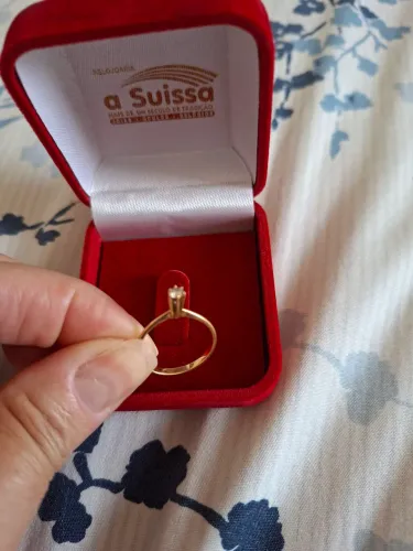 Anel solitário em ouro amarelo 18k com brilhante 3mm