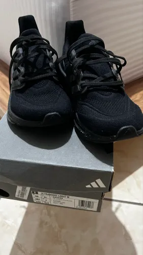 TÊNIS ADIDAS ULTRABOOST LIGHT W 36