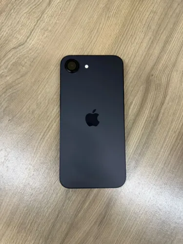 iPhone 16e na garantia 