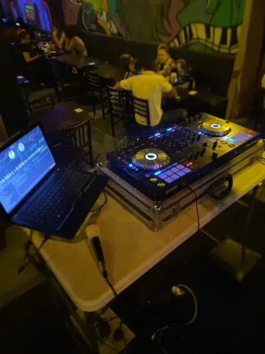 CONTROLADORA DJ PIONEER DDJ-SX + CASE CONTROLADORA PROFISSIONAL