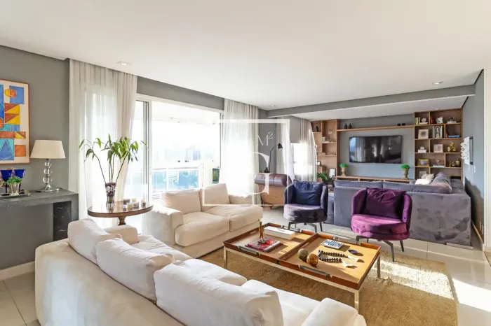 Apartamento de 261 m² e 4 suítes à venda em condomínio clube no Panamby