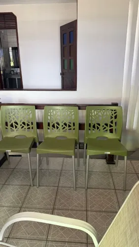 Vende 3 cadeiras