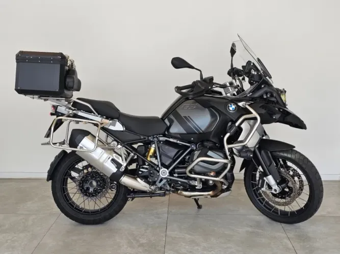 BMW R 1250 GS Adventure PREMIUM TRIPLE BLACK.