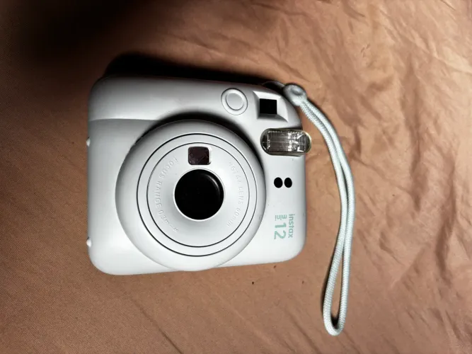 Câmera instax mini12