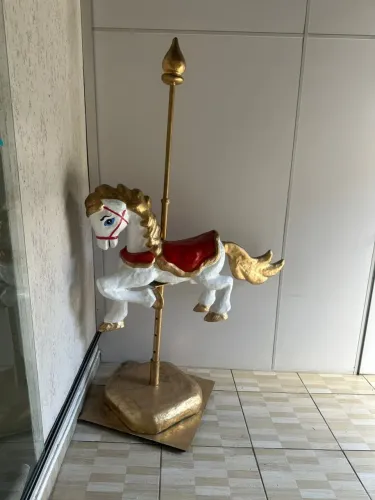 Cavalo estilo carrossel para fotos
