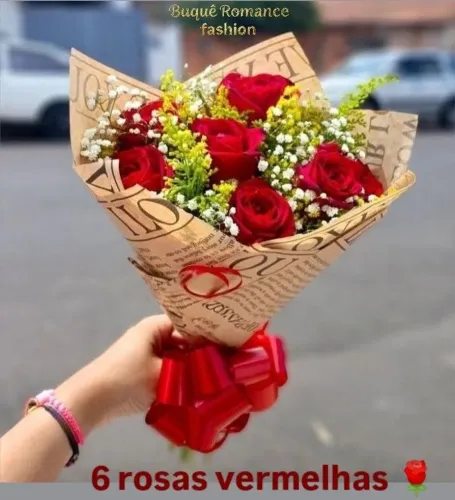 BUQUÊ DE FLORES