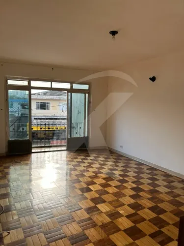 Imóvel comercial para locação com 2 dormitórios, sala com varanda e 1 vaga na Freguesia do