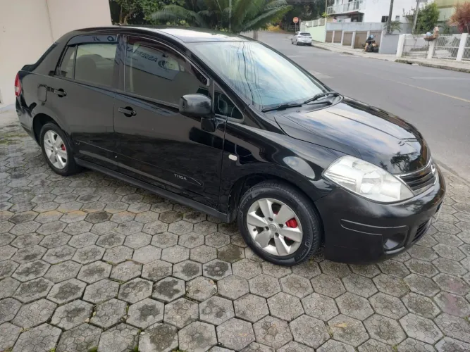 Nissan Tiida Sedan 1.8 16V Flex Fuel 4P 2012