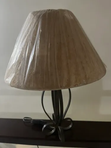 Abajur com cúpula