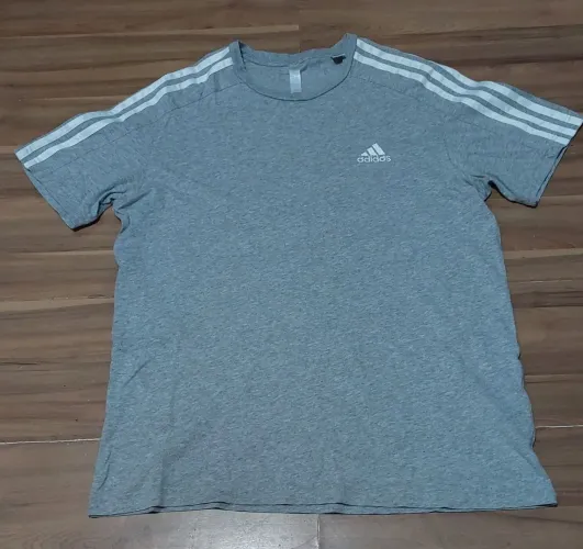 Camiseta adidas 3 listras clássica 
