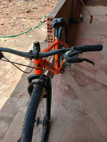 Vendo uma bicicleta Lotus valor 450 chama no zap