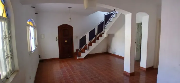 Casa de vila para venda em Vila Romano com 4 quartos, sendo 1 suíte, 190m²