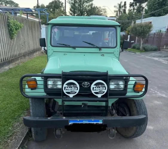 Toyota Band.Jipe Cap.de Aço Chas. Longo Diesel 1990