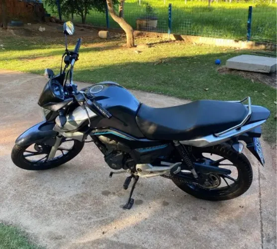 Vende-se moto 