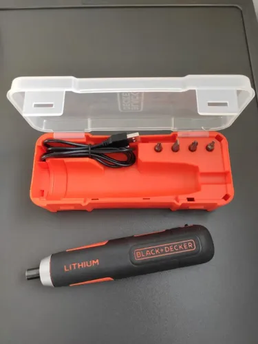 PARAFUSADEIRA A BATERIA BLACK+DECKER 4V - NOVA