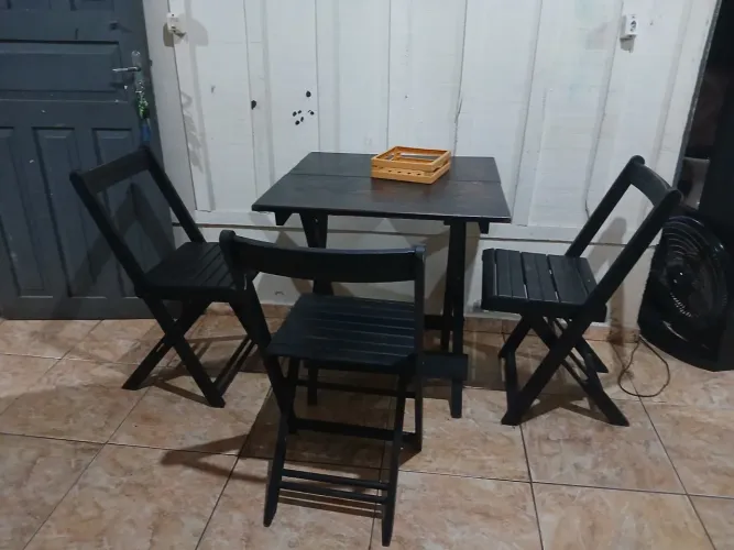 Mesa de bar multiuso