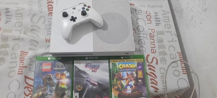 Console Xbox One S 1TB Branco + 1 Controle Original + 3 Jogos (Mídia Física)