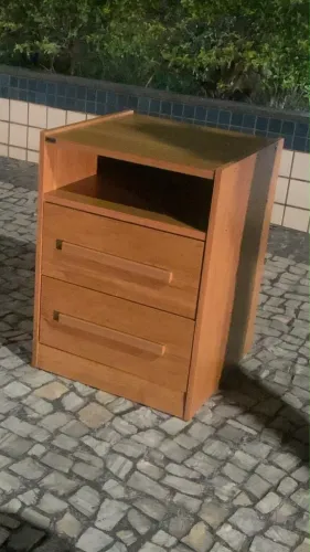 Mesa de cabeceira nova