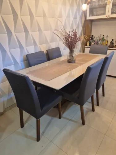 Conjunto Sala de Jantar - Mesa + 6 Cadeiras Estofadas