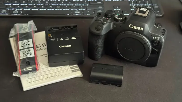 Camera Canon R6 Mark Ii + Cage Tilta