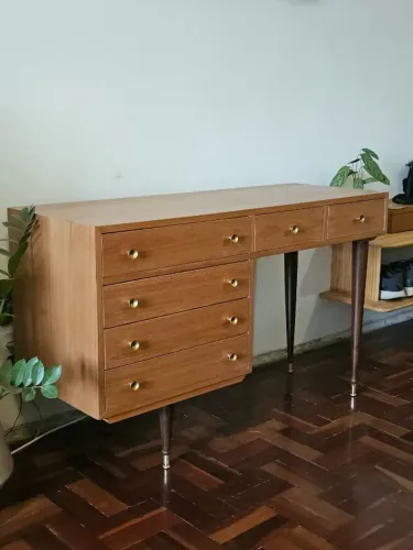 Escrivaninha modernista restaurada - anos 60