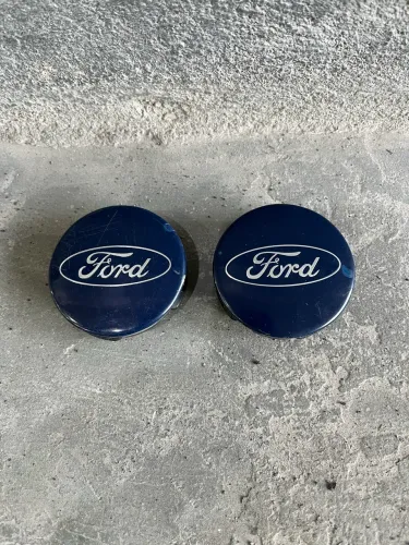 Par de Calotinhas de Centro de Roda Ford Focus 2014 - Original Usado
