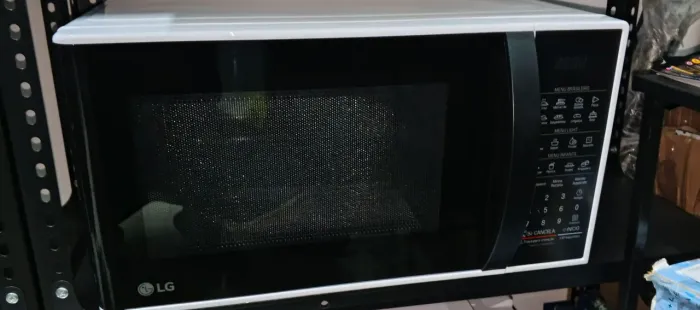 Microondas LG 30L 110V novo