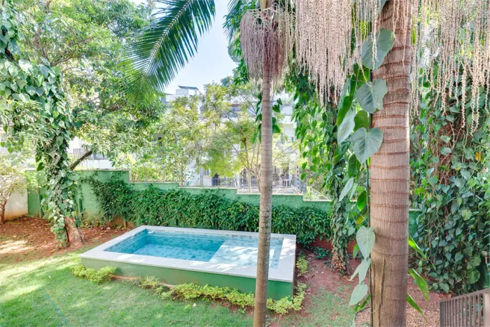 Casa em condomínio com 4 suítes á venda ou para alugar em Alto da Boa Vista, São Paulo - S