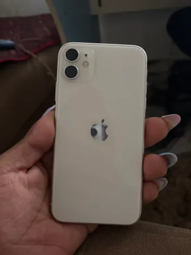 iPhone 11 64Gb Bateria 70%