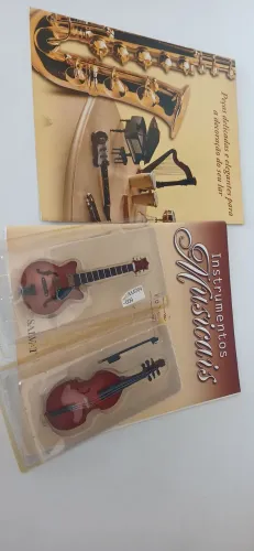 Miniaturas instrumentos musicais salvat novo