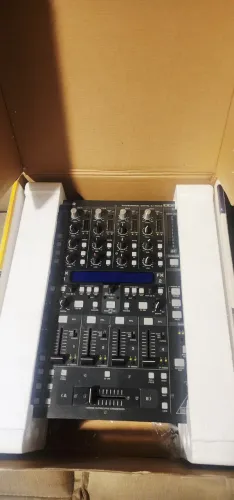 Mixer dj Behringer DDDM4000