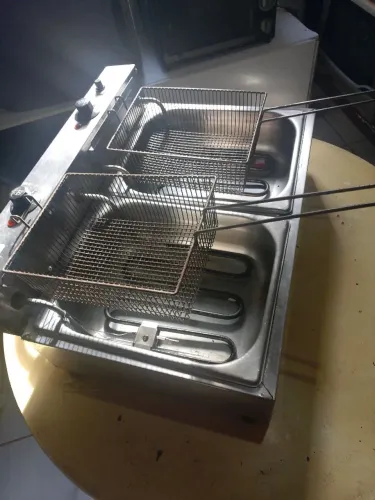 Fritadeira Elétrica 2 Cubas (Usada)